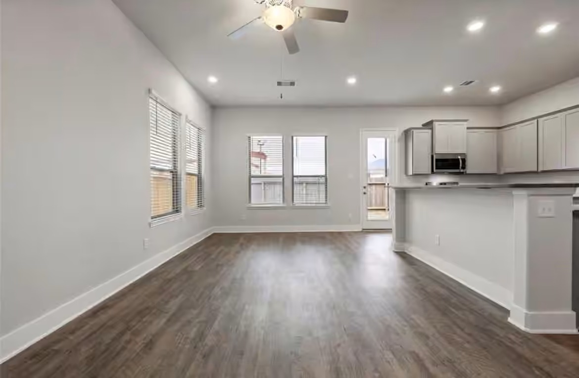 Photo 4 of 4429 ibiza atreet, Houston, TX