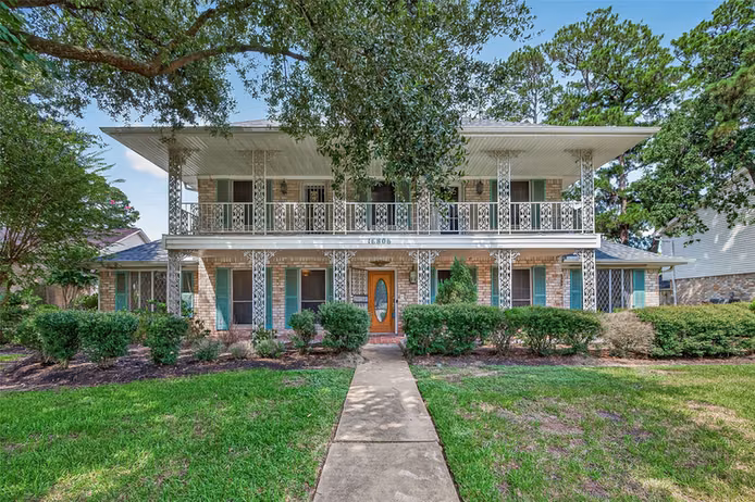Photo 2 of 16806 Deep Pines Drive, Spring, TX