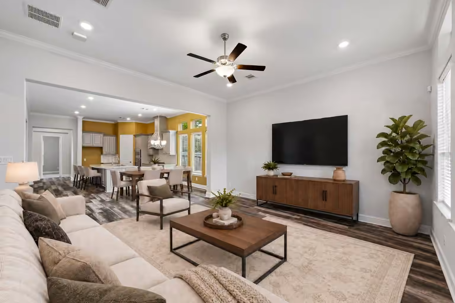 Photo 4 of 1503 Graystone Hills Drive, Conroe, TX