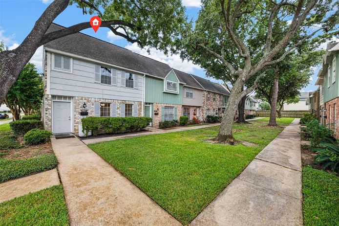 Photo 5 of 8101 Amelia Road 401D, Houston, TX
