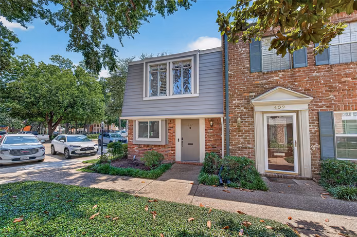Photo 3 of 437 Bendwood Drive, Houston, TX