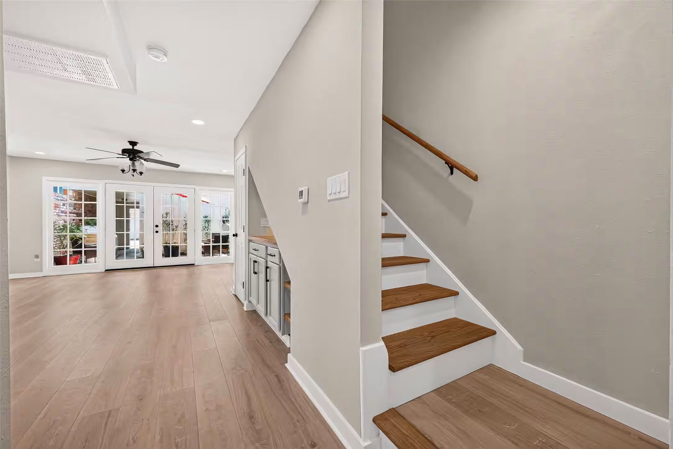 Photo 6 of 437 Bendwood Drive, Houston, TX