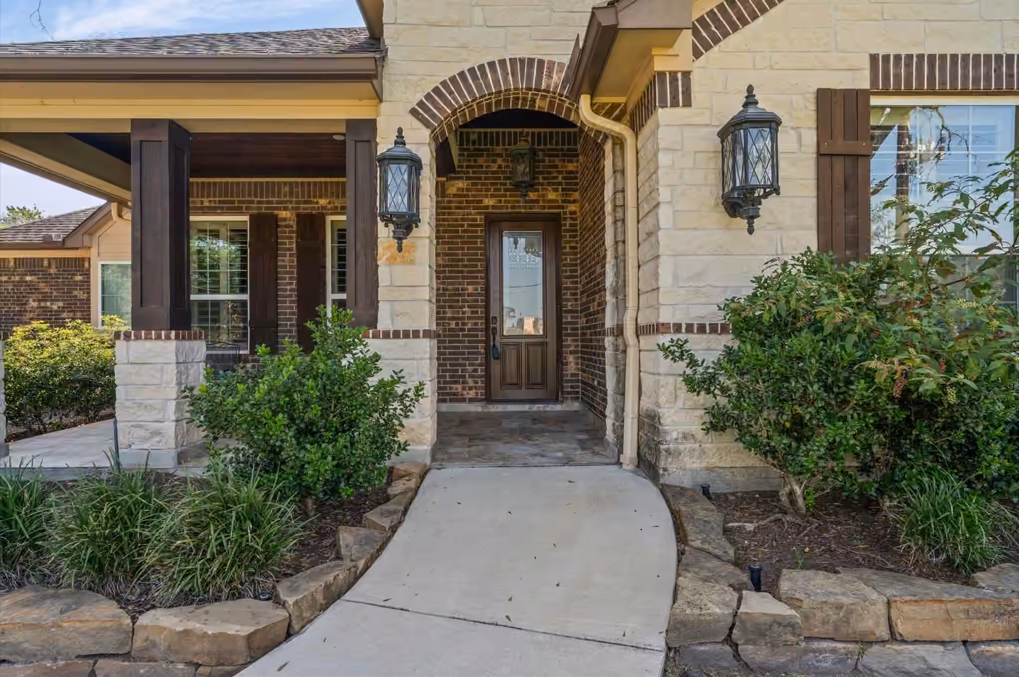 Photo 4 of 727 Baker Drive, Tomball, TX
