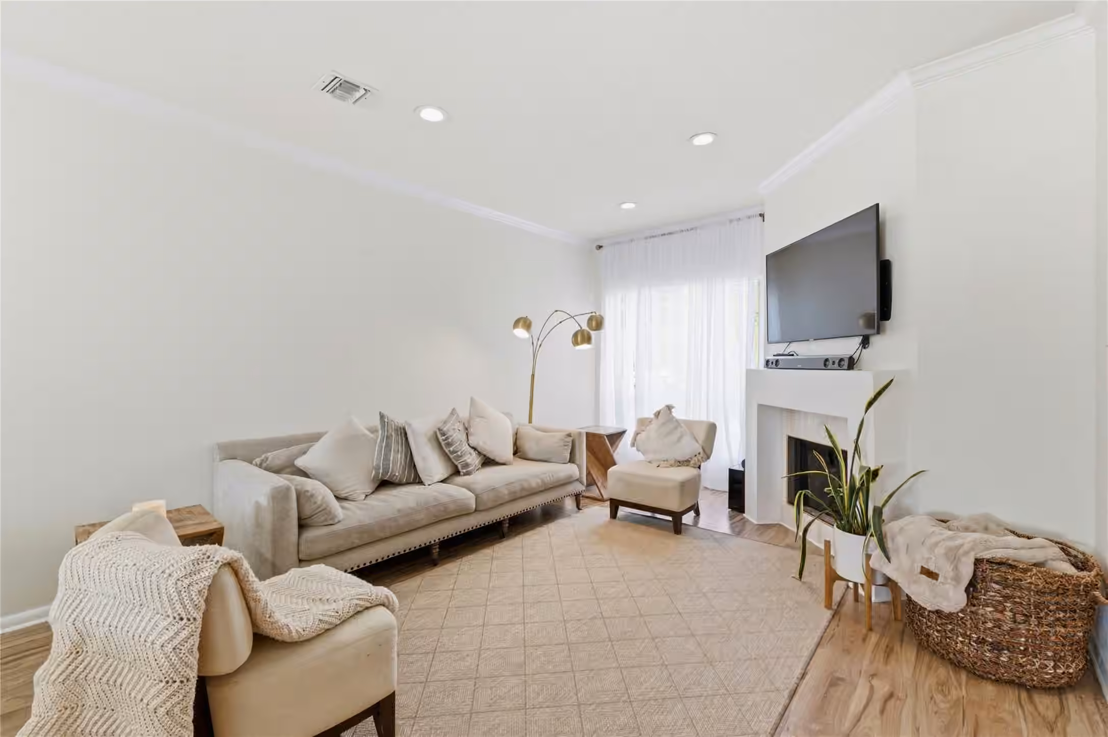 Photo 5 of 2100 Huldy Street 4, Houston, TX