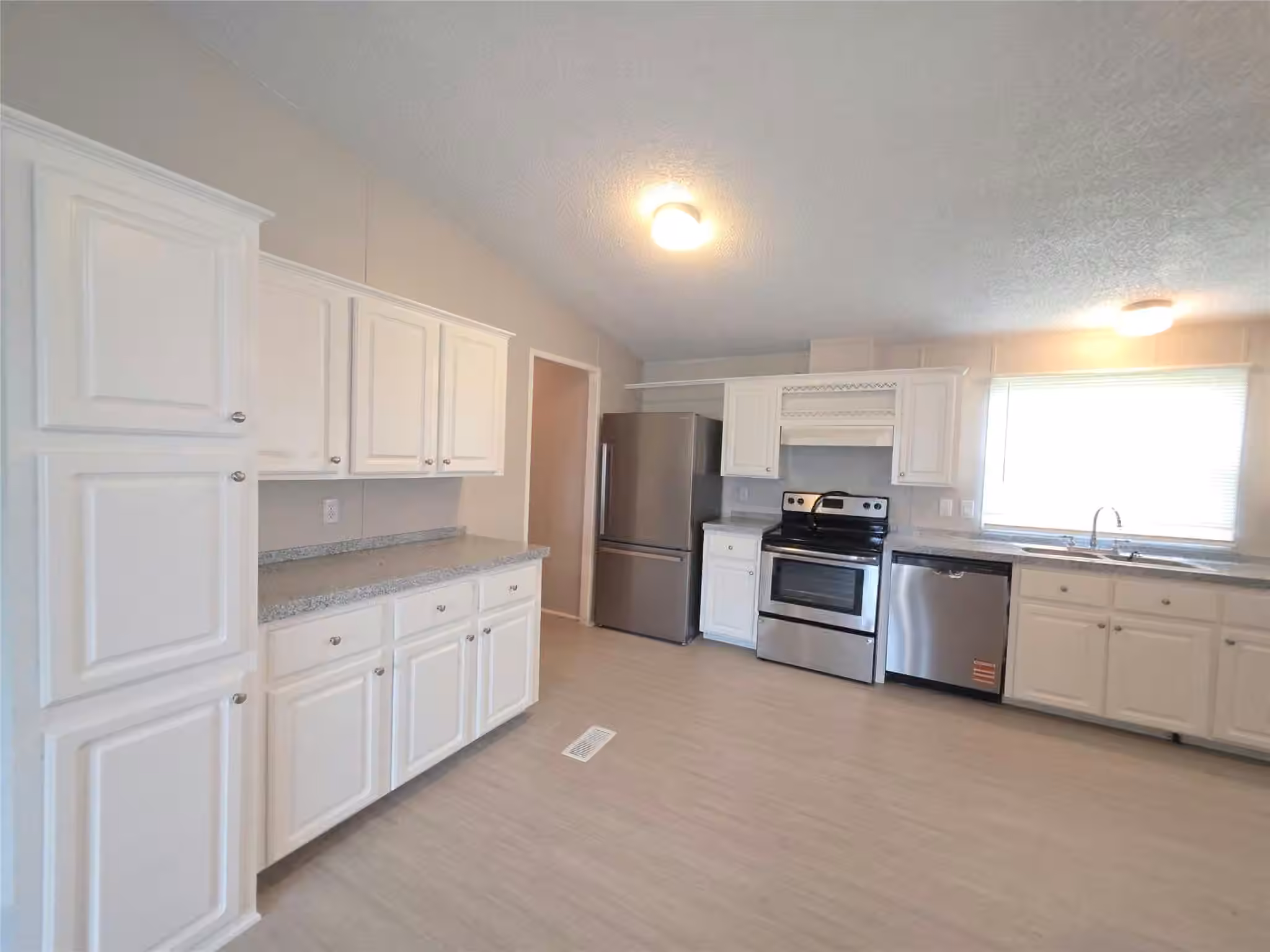 Photo 2 of 13024 Falling Oak Drive, Willis, TX