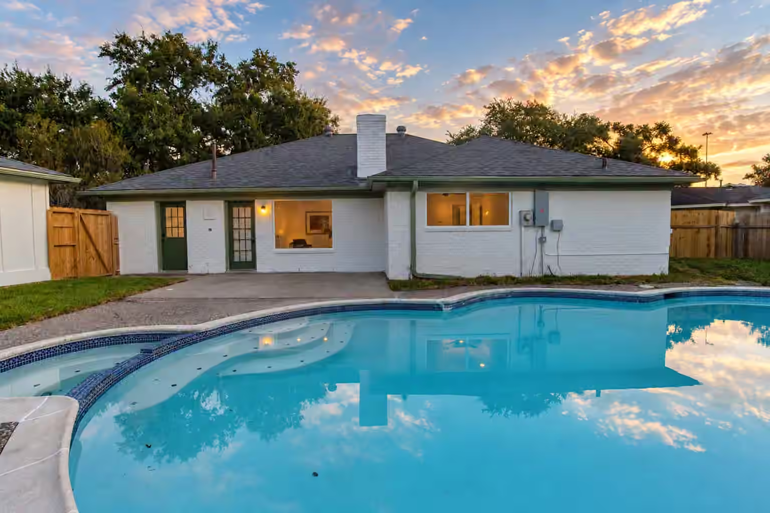 Photo 3 of 12211 Appleby Drive, Houston, TX