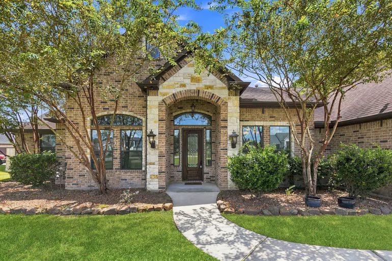 Photo of 18840 Serene Water Drive, Montgomery, TX 77356