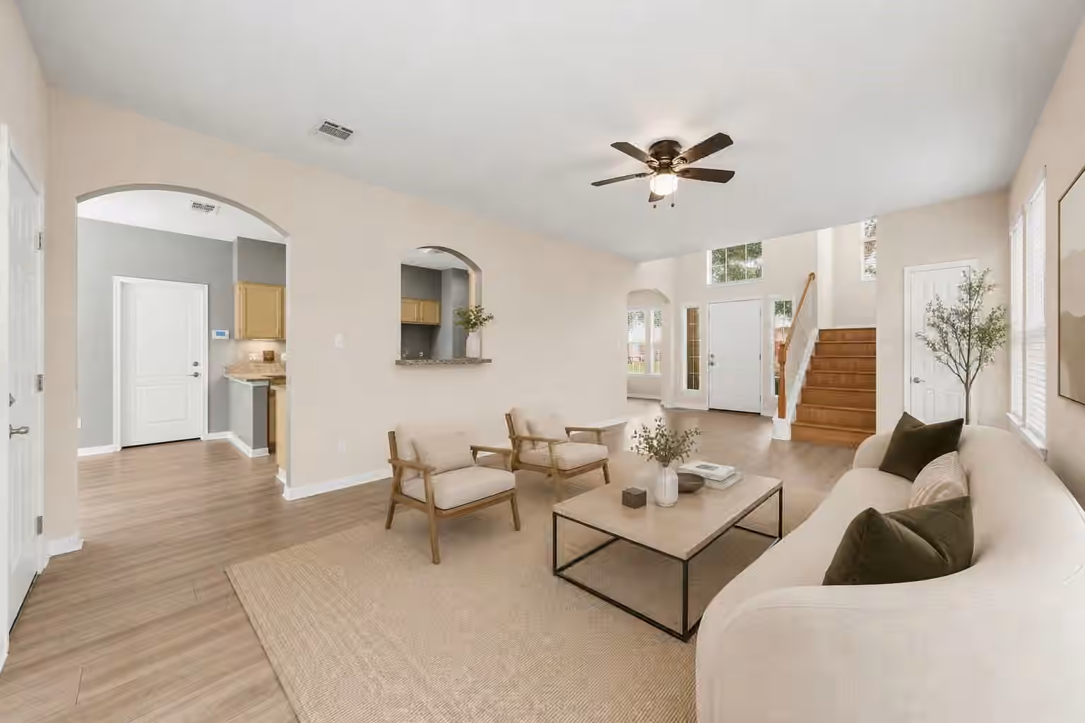 Photo 5 of 17027 Gleneviss Drive, Houston, TX