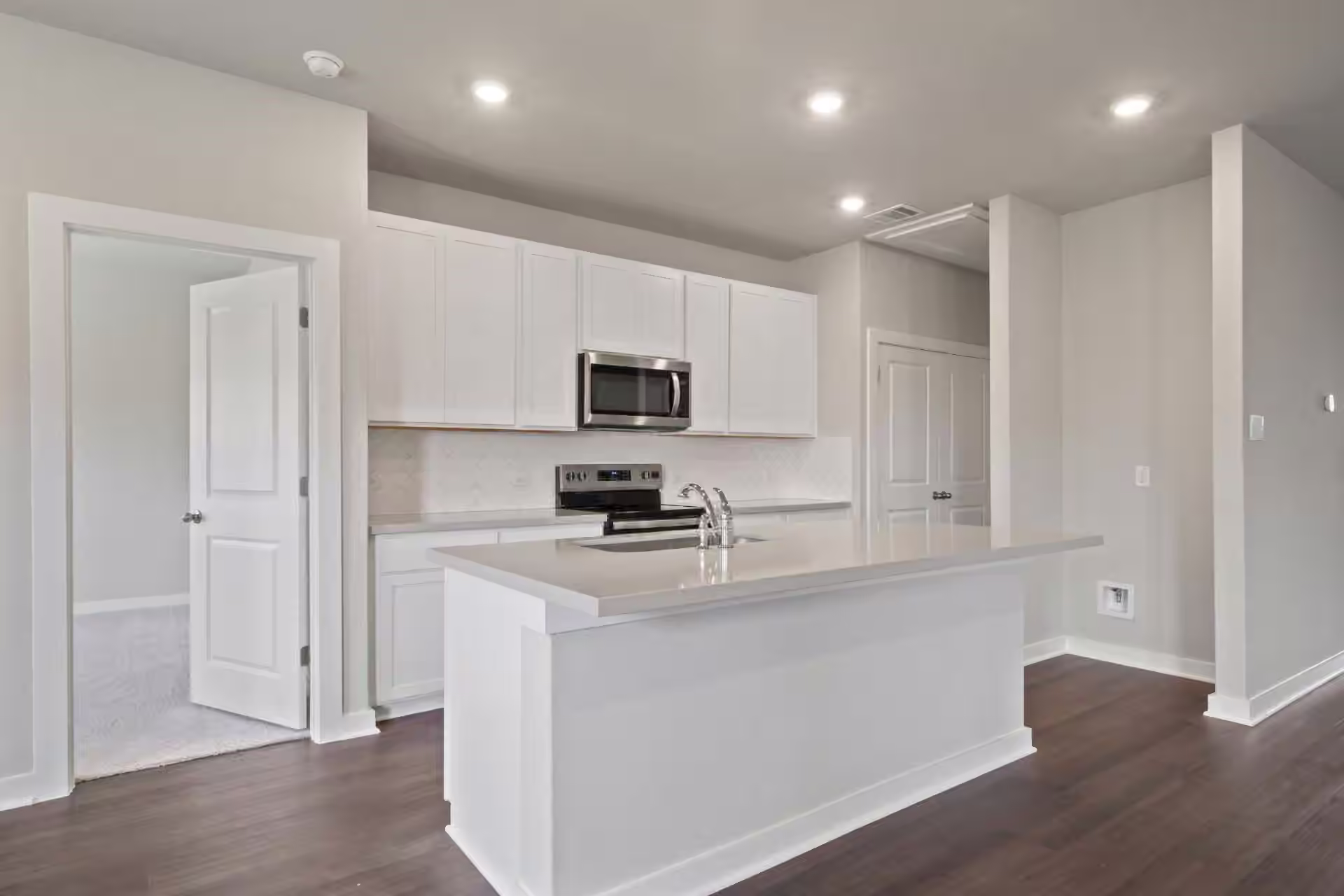 Photo 4 of 2321 Millican Drive, Dayton, TX