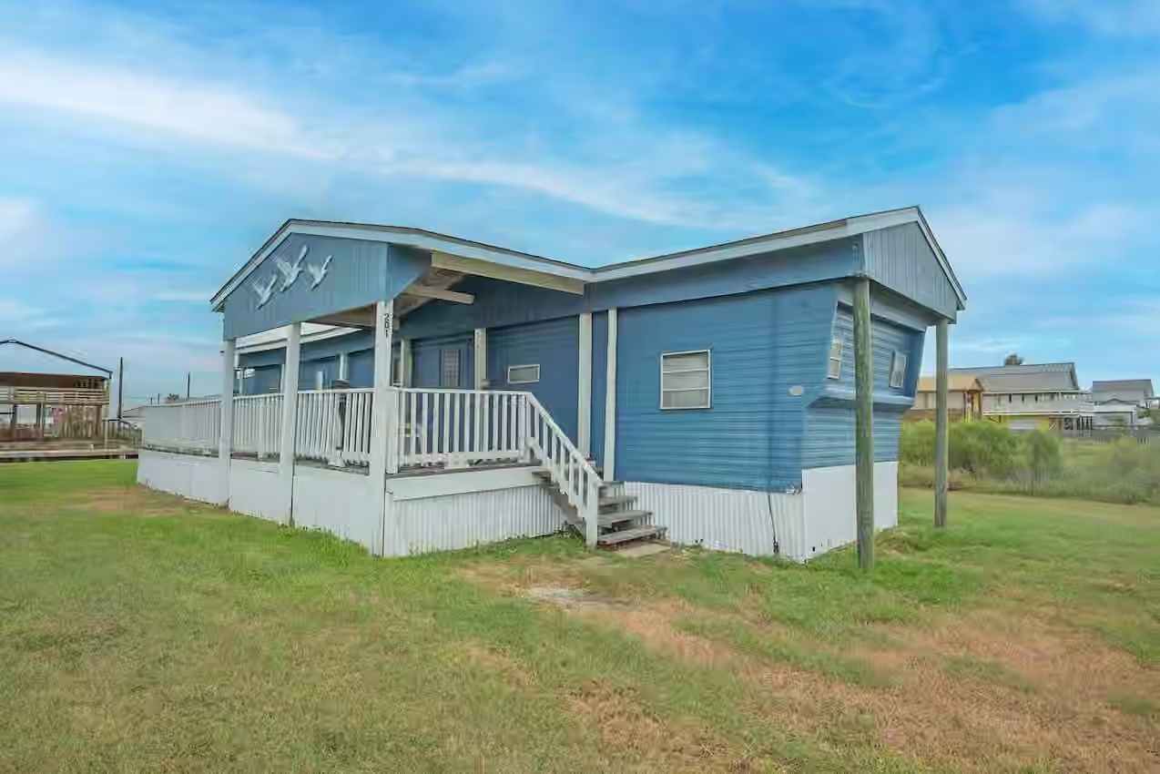 Photo of 201 Neptune, Sargent, TX 77414