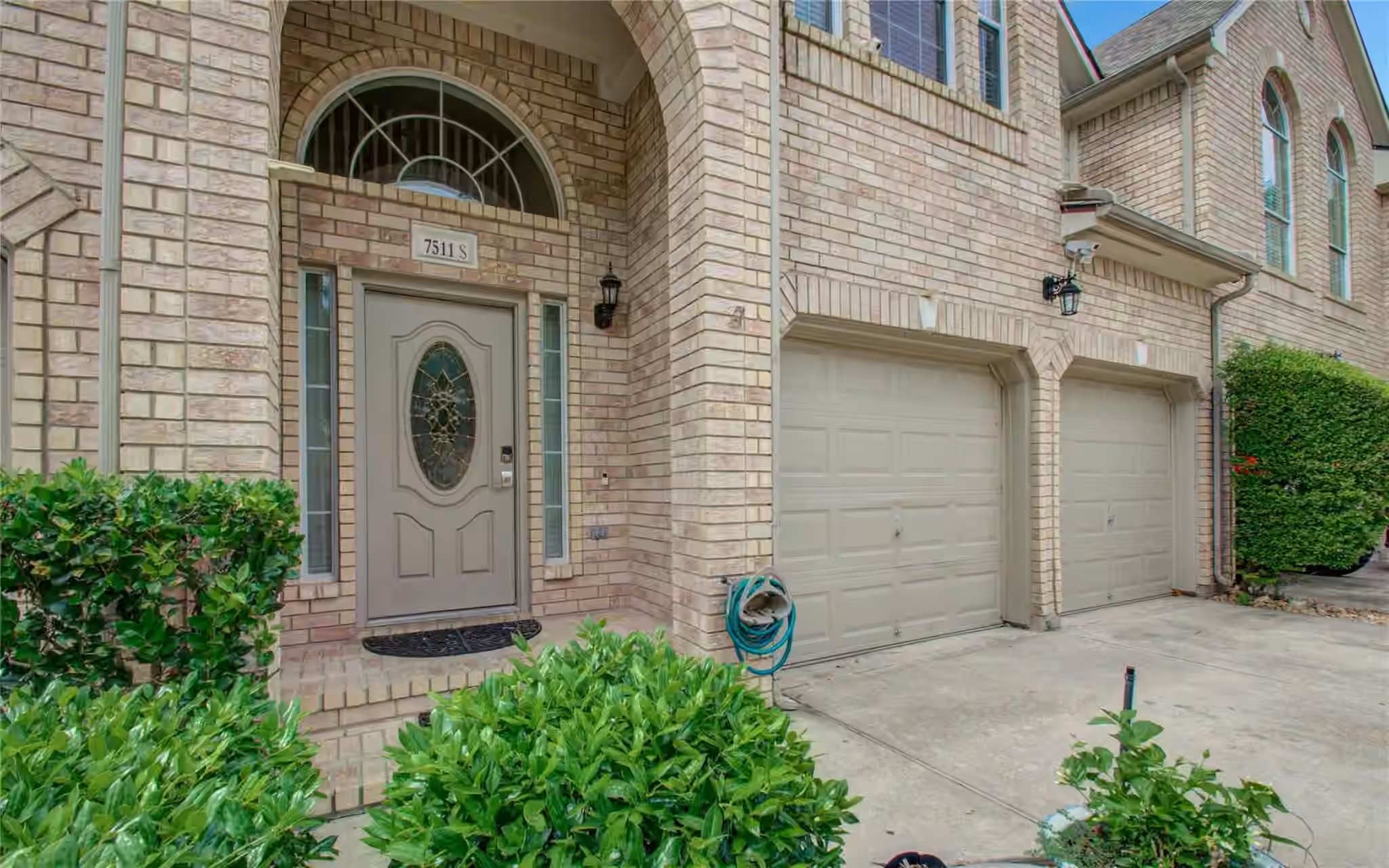 Photo 5 of 7511 S Linpar Court, Houston, TX