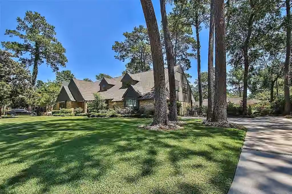 Photo 2 of 1907 Corral Drive, Houston, TX