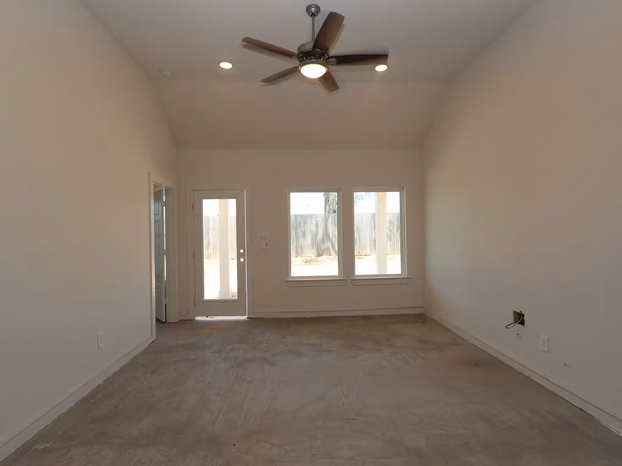 Photo 5 of 224 Hazy Pines Lane, Willis, TX