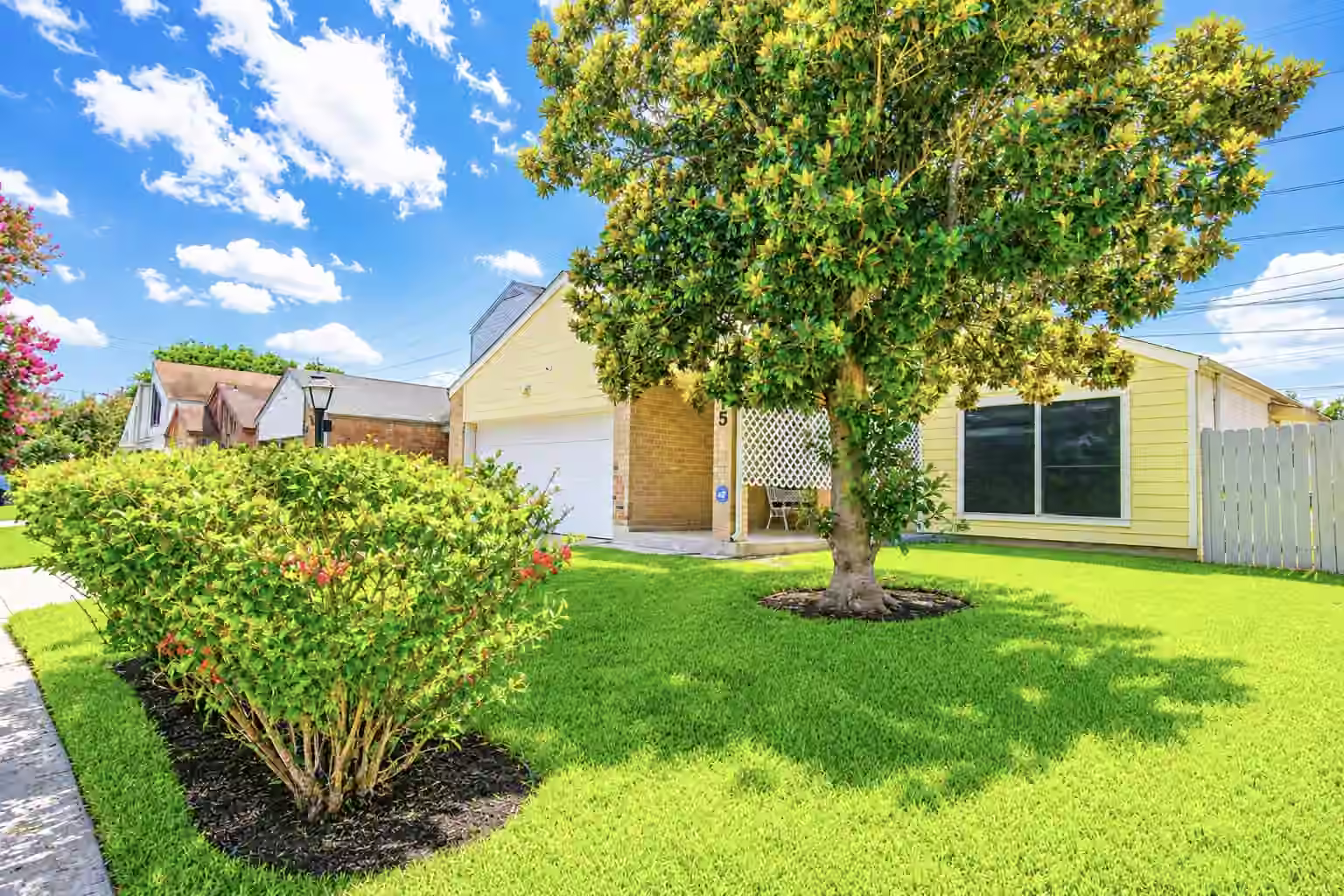Photo 7 of 8615 Belle Park Drive, Houston, TX