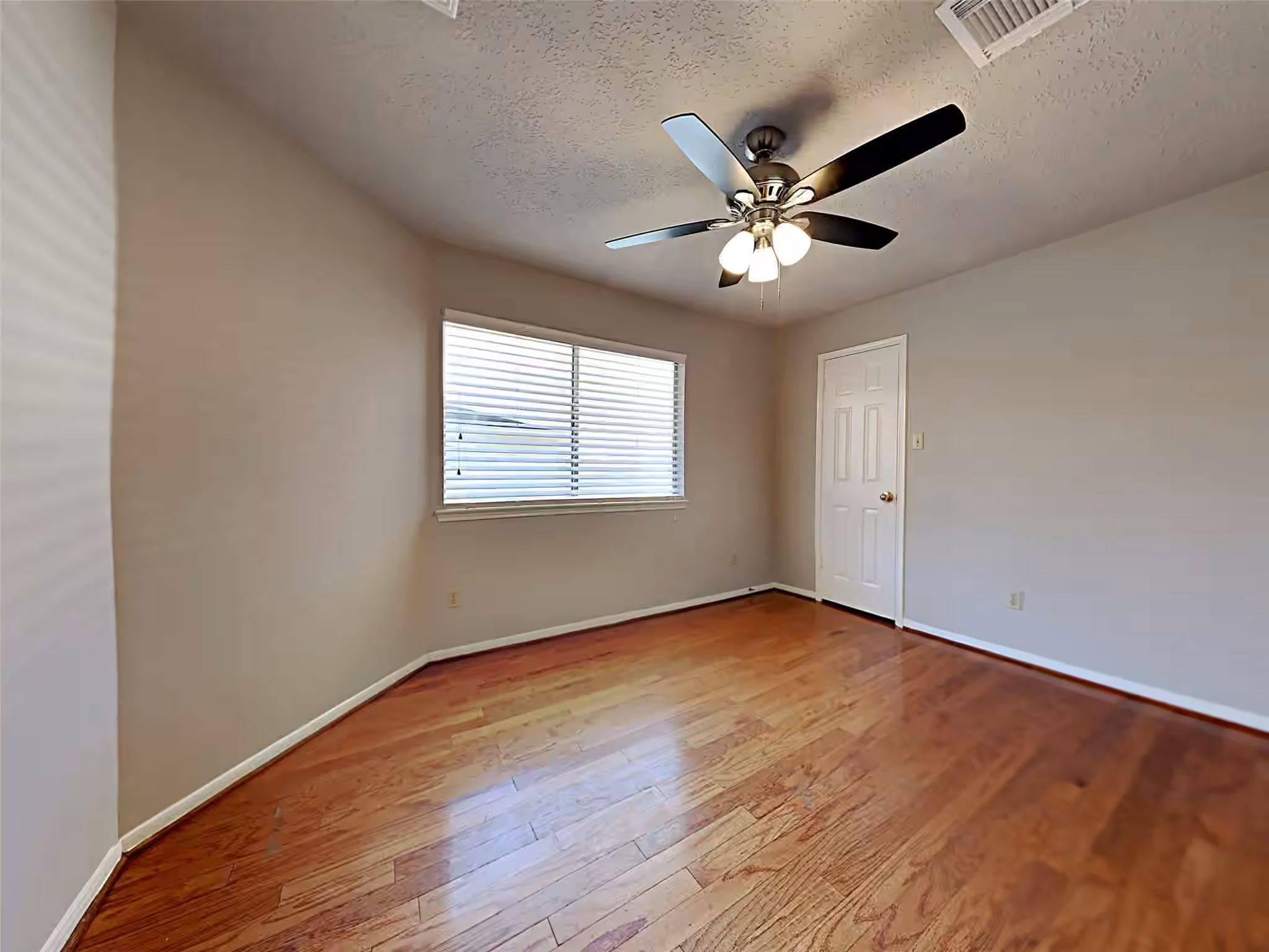 Photo 6 of 4703 Glasgow Drive, Missouri City, TX