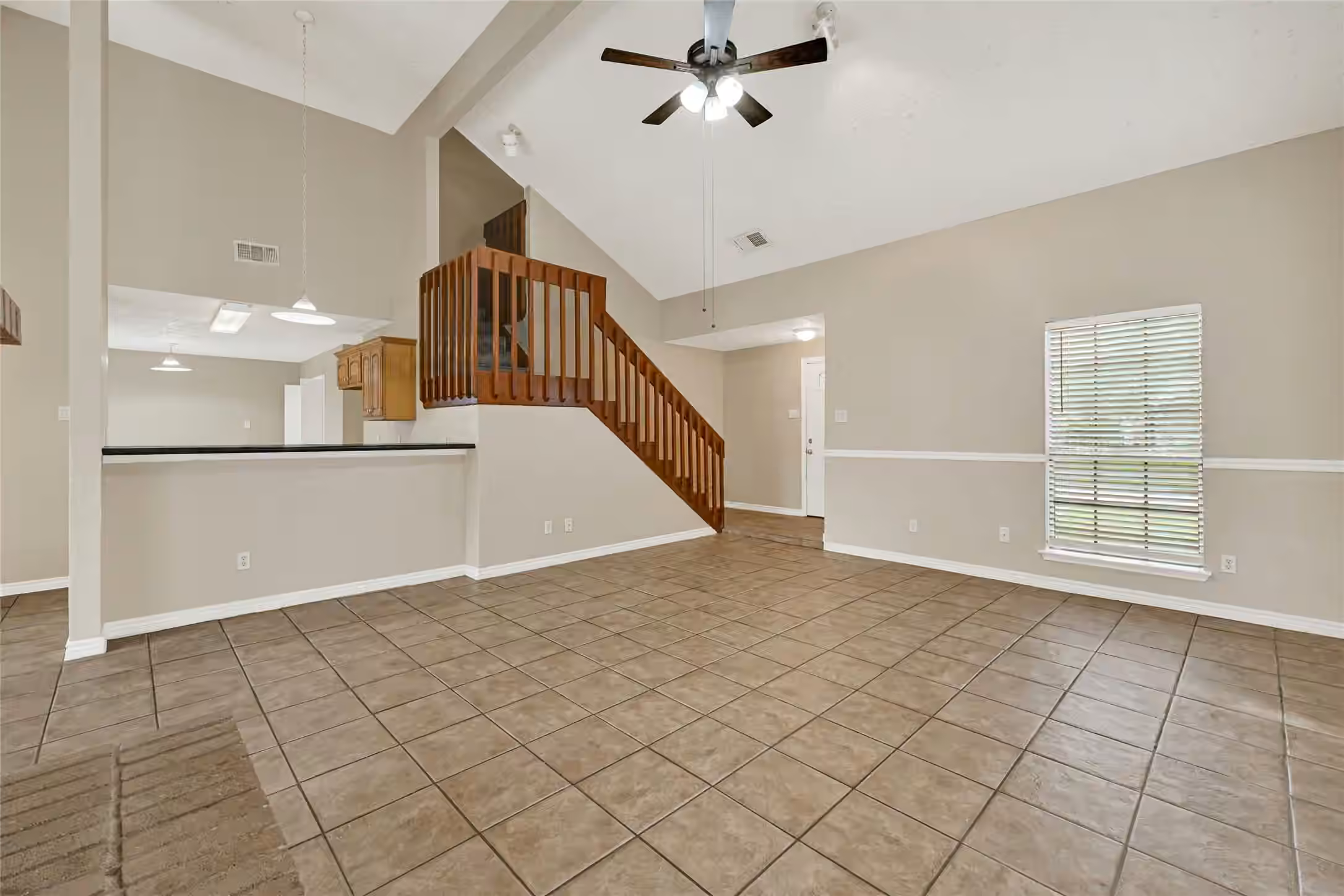 Photo 6 of 12322 Meadow Ridge Drive, Stafford, TX