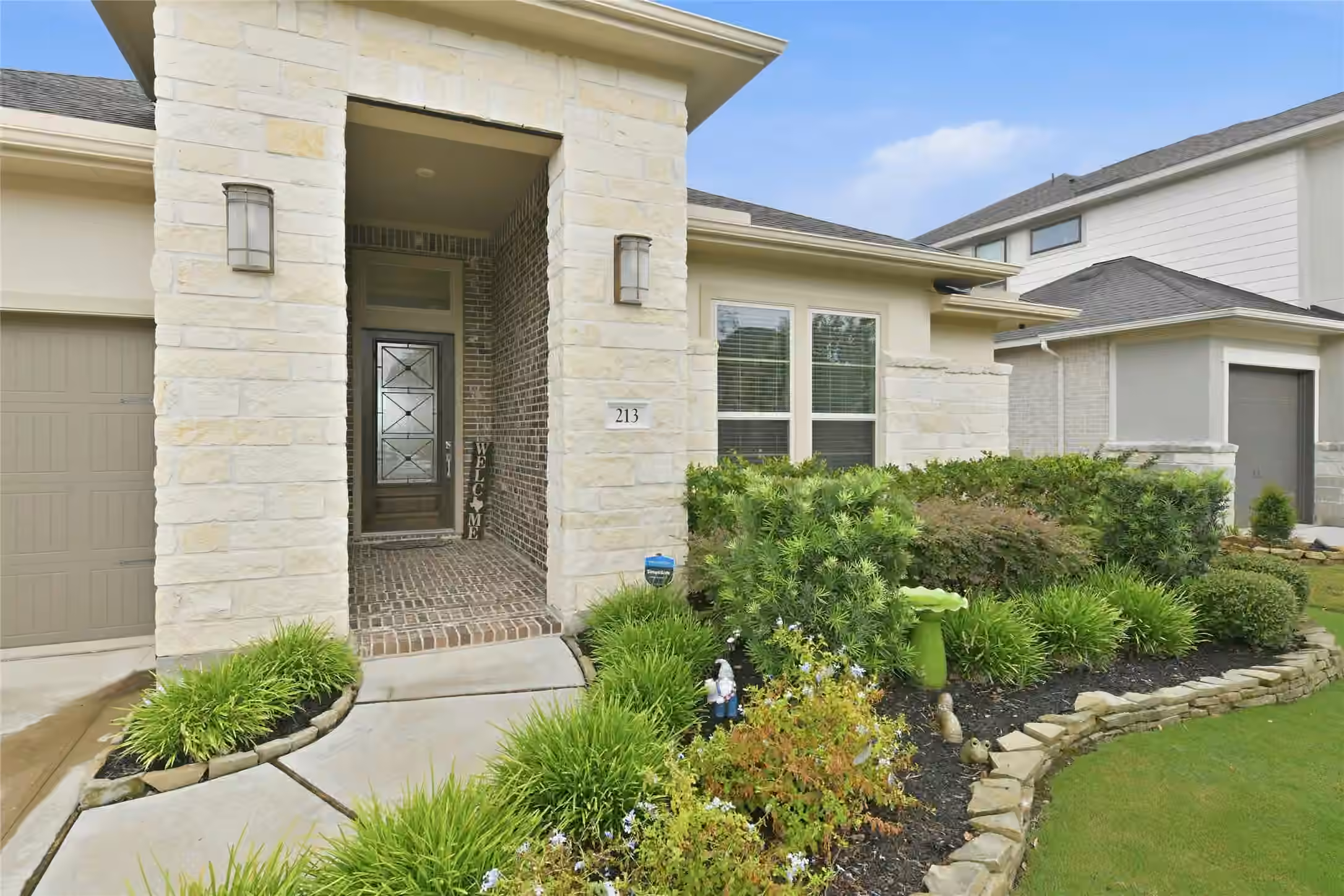 Photo 3 of 213 Lakehouse Landing Drive, Katy, TX