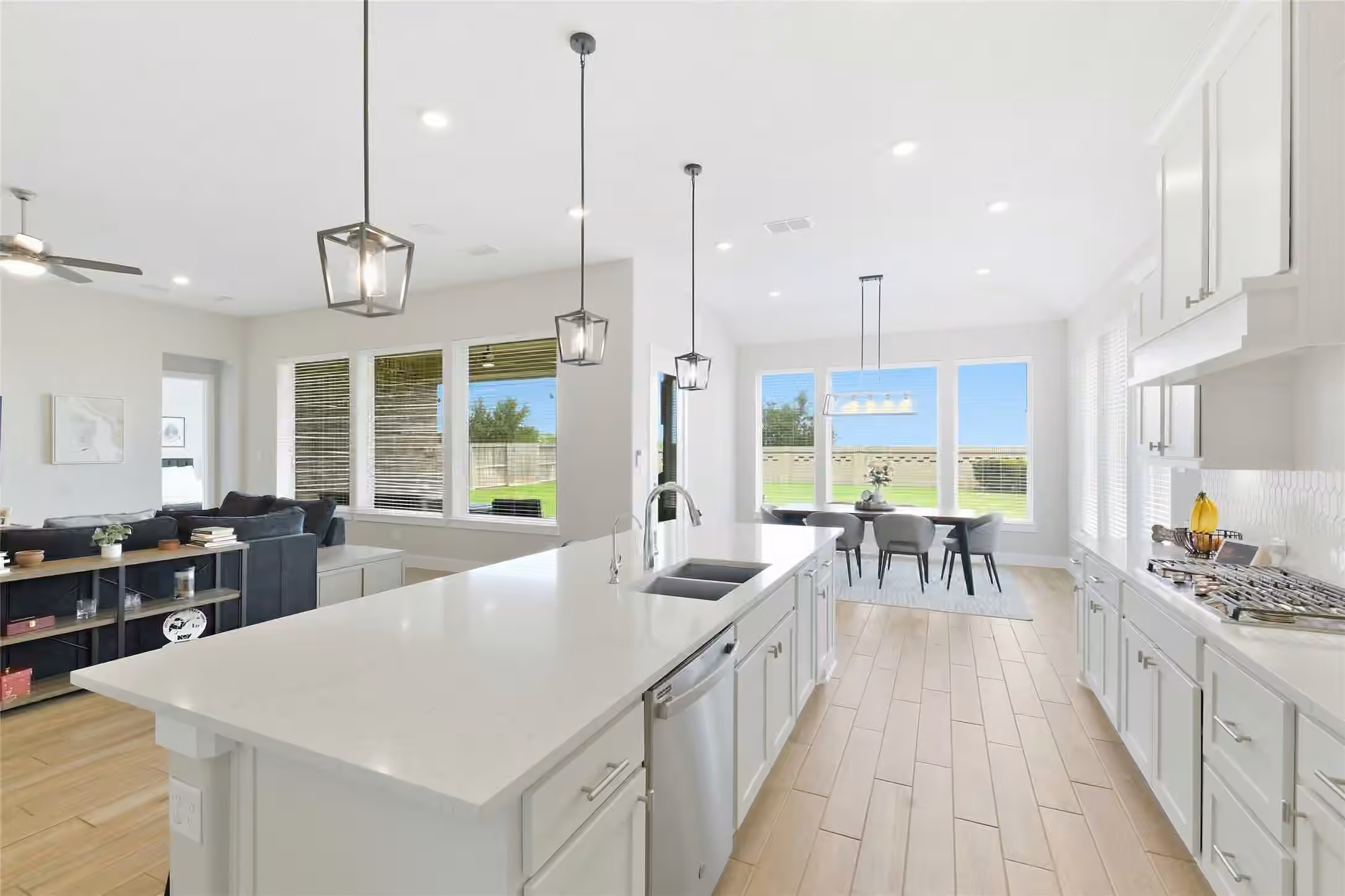 Photo 5 of 213 Lakehouse Landing Drive, Katy, TX