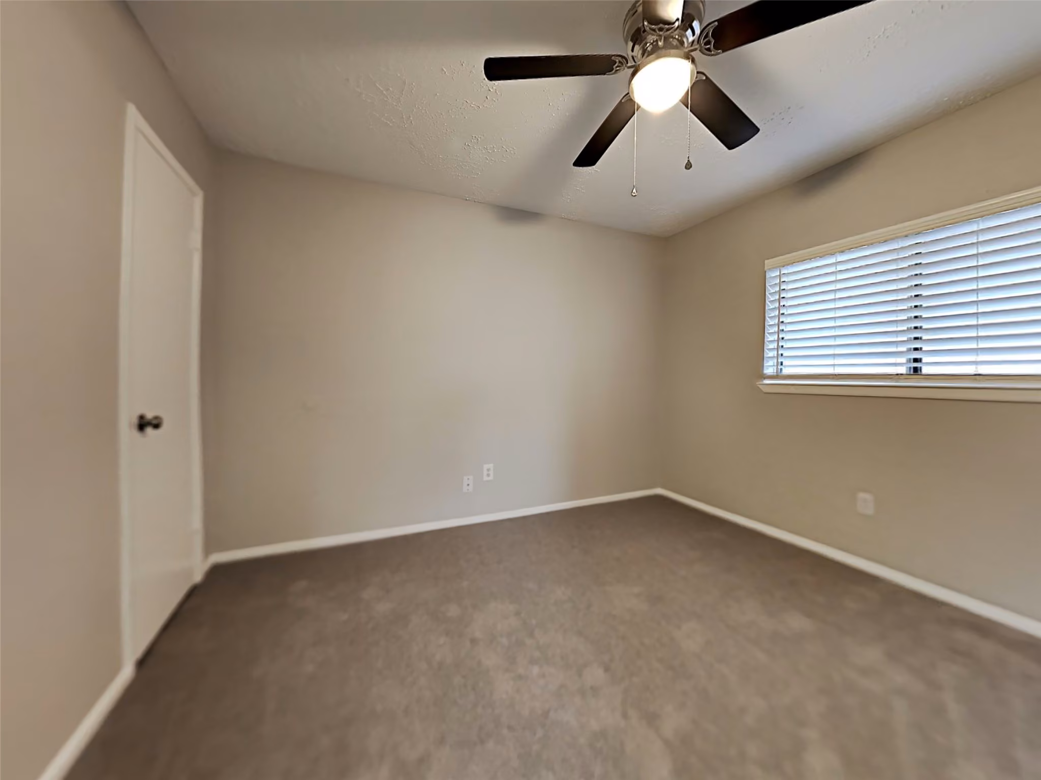 Photo 5 of 24031 Griffin House Lane, Katy, TX