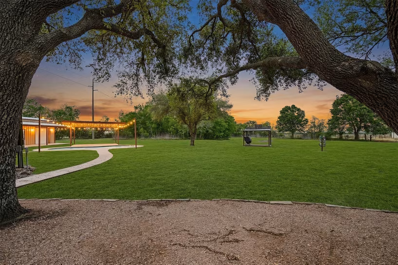 Photo 3 of 13926 Fm 442 Road, Needville, TX