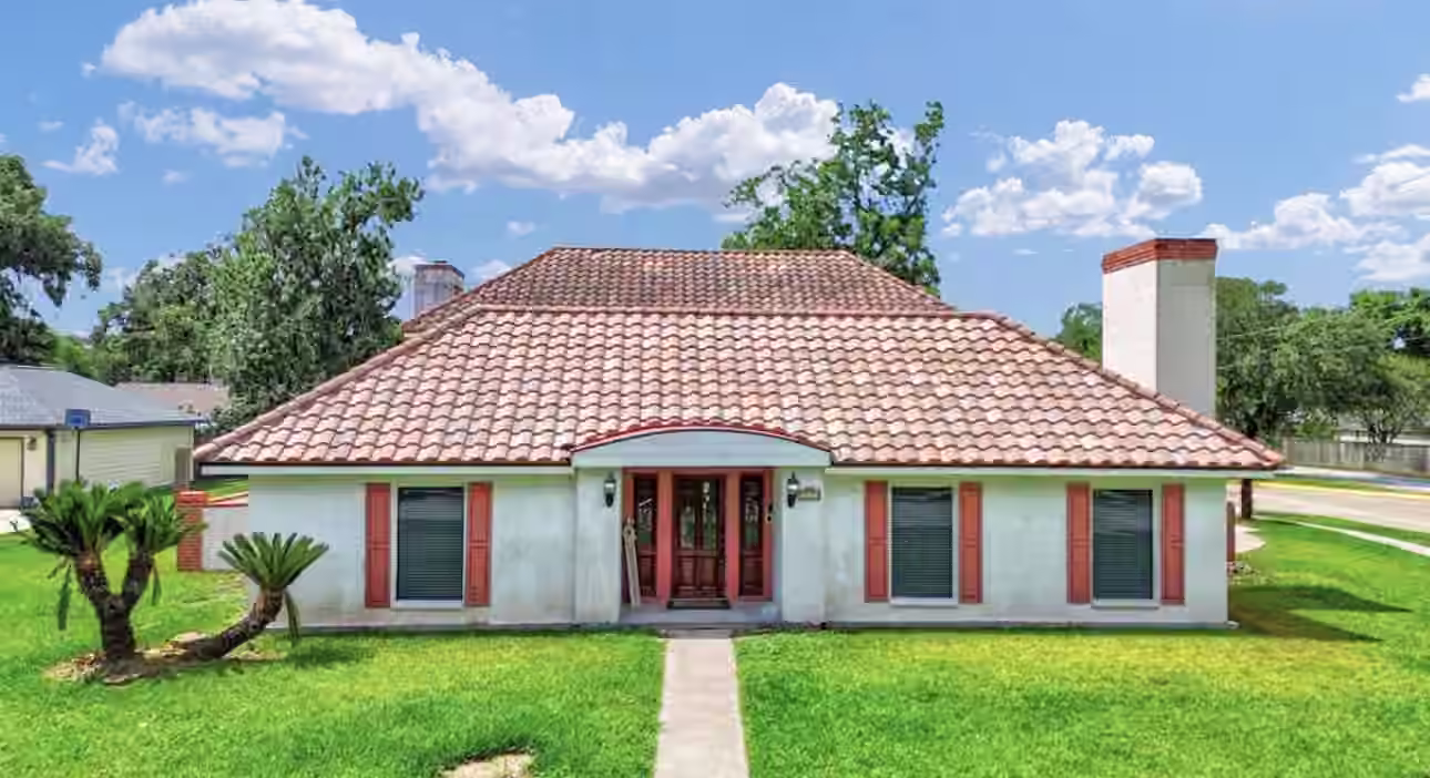 Photo 6 of 327 Live Oak Lane, Lake Jackson, TX