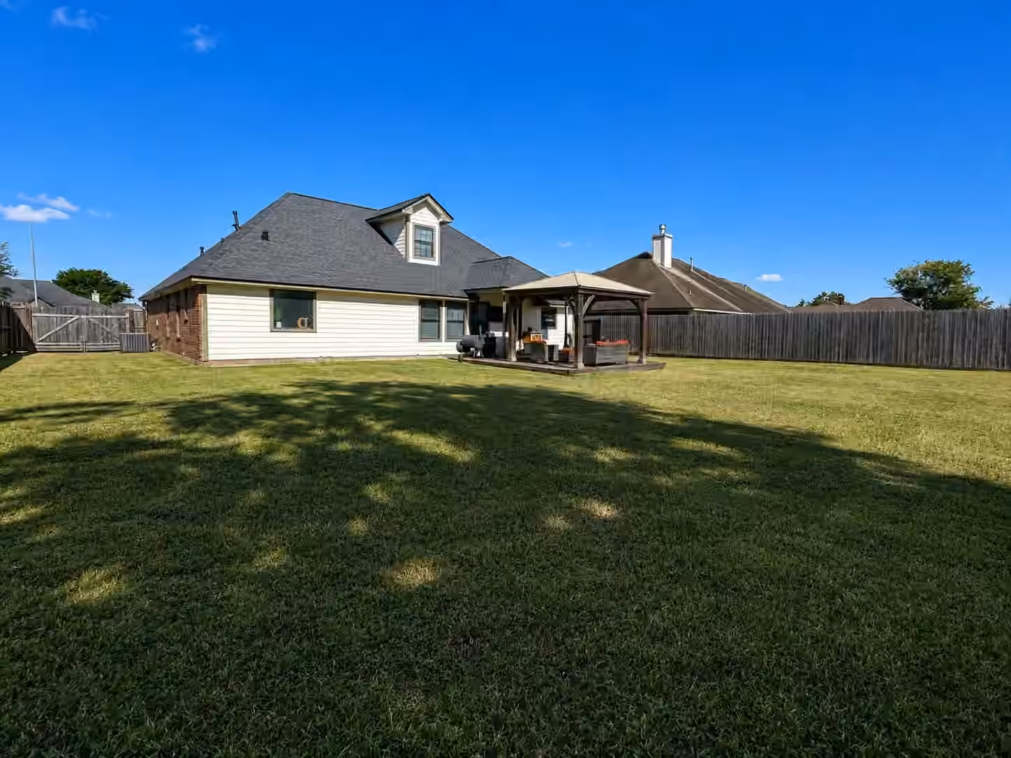 Photo 5 of 205 Madison Avenue, Clute, TX