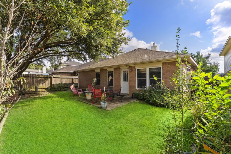 Photo 2 of 19807 N Villages Of Bridgestone Lane, Spring, TX