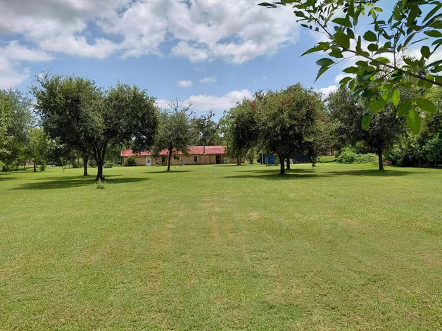 Photo 5 of 1231 County Road 201a, Angleton, TX