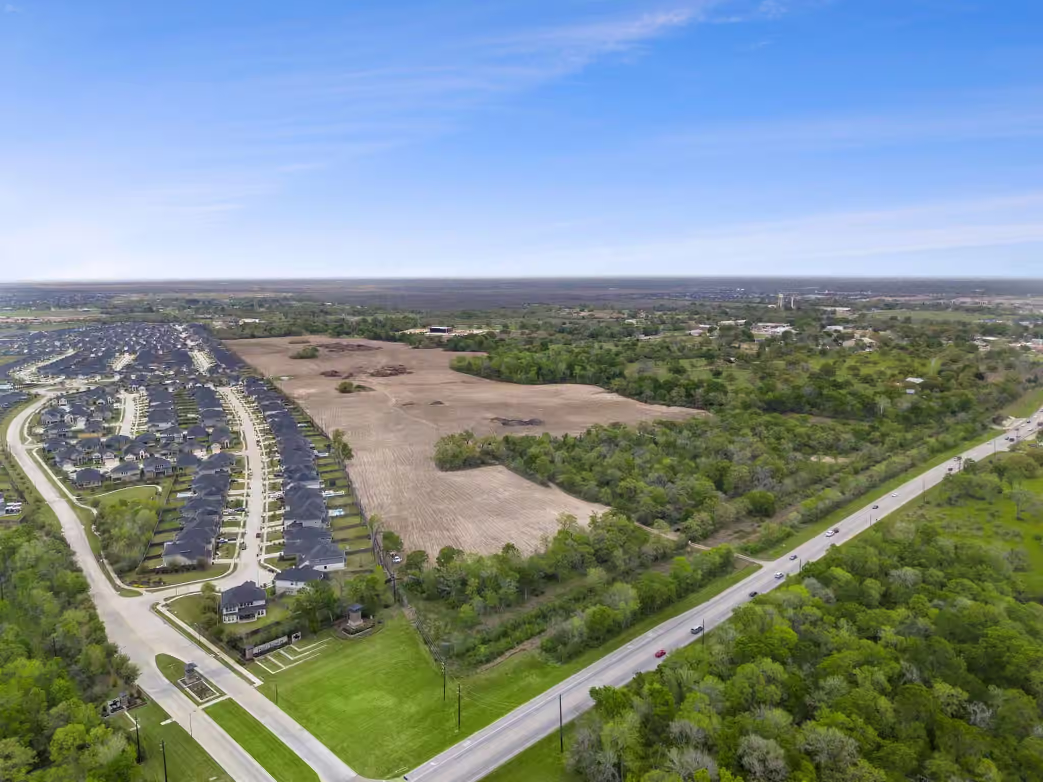 Photo 4 of 8527 Light Rail Drive, Clute, TX