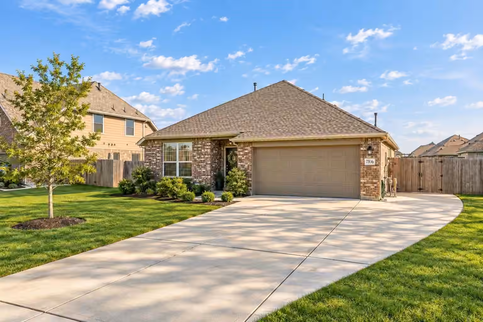 Photo of 7106 Hillside Avenue, Mont Belvieu, TX 77523