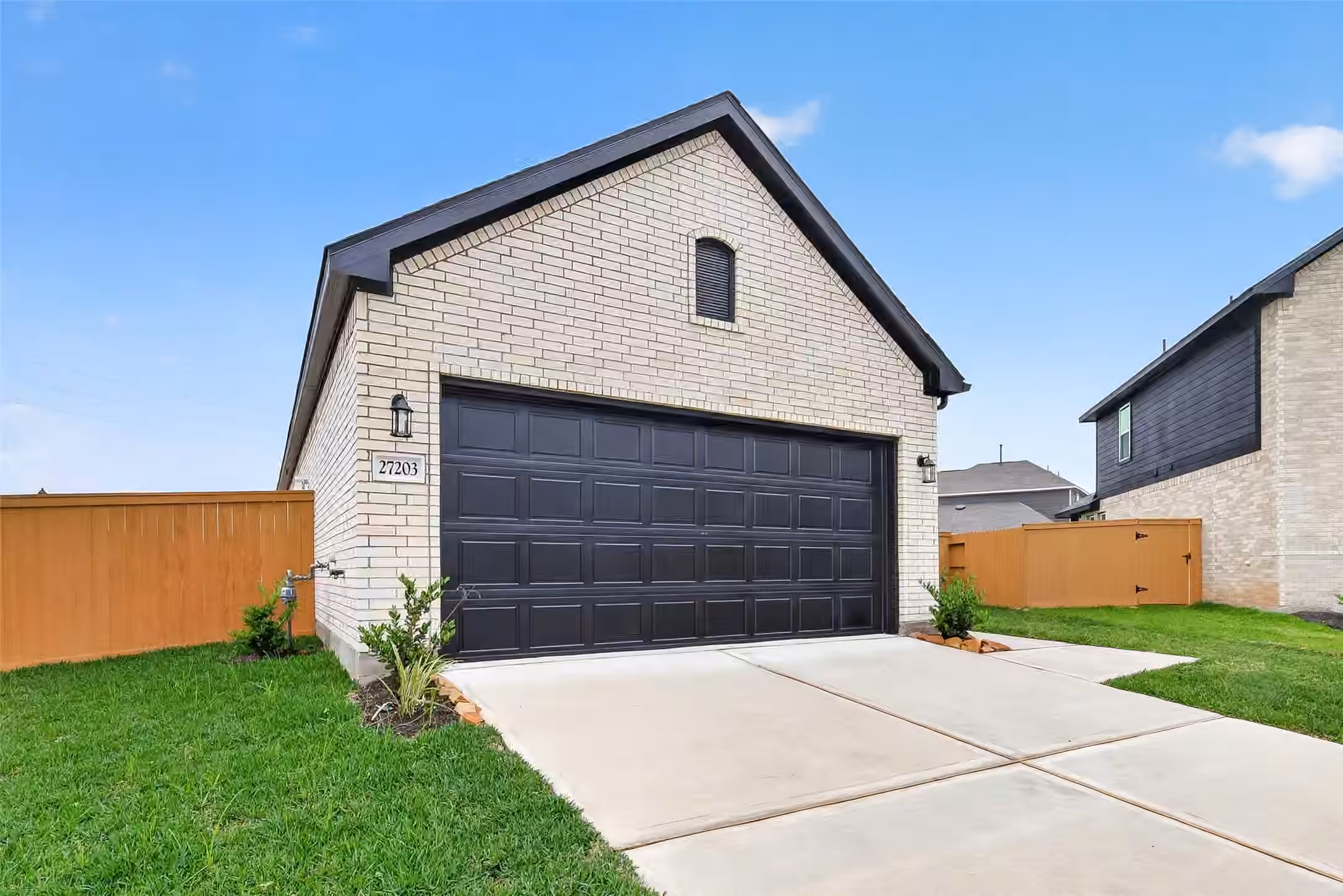 Photo 2 of 27203 Leeward Jetty Drive, Katy, TX
