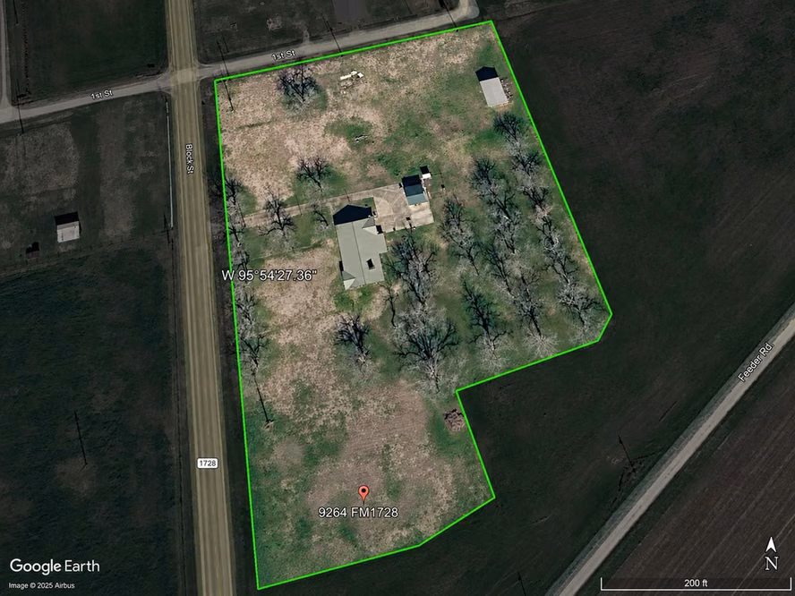 Photo 2 of 9264 FM 1728, Boling, TX