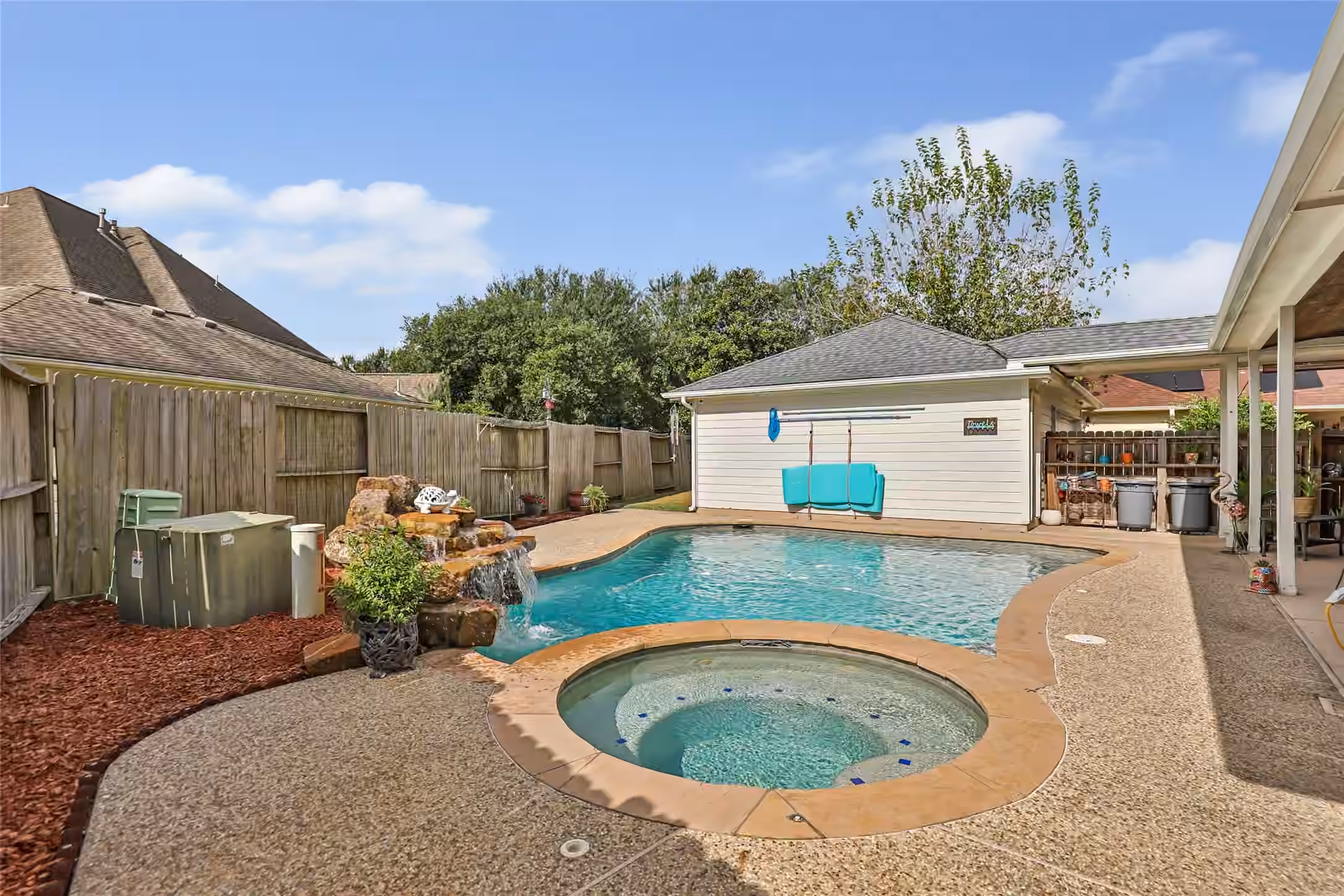 Photo 4 of 19807 Clear Glen Drive, Humble, TX