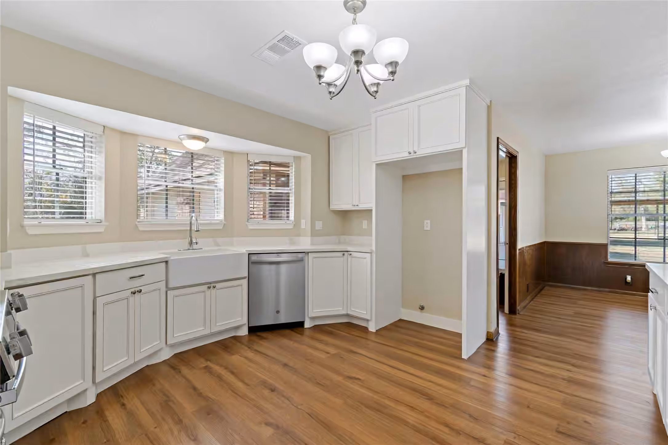 Photo 6 of 2404 Taylor Lane, Pearland, TX