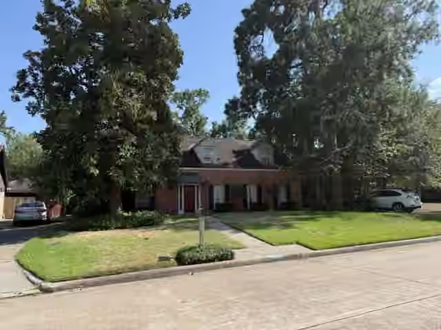 Photo 2 of 1511 Hamlin Valley Drive, Houston, TX