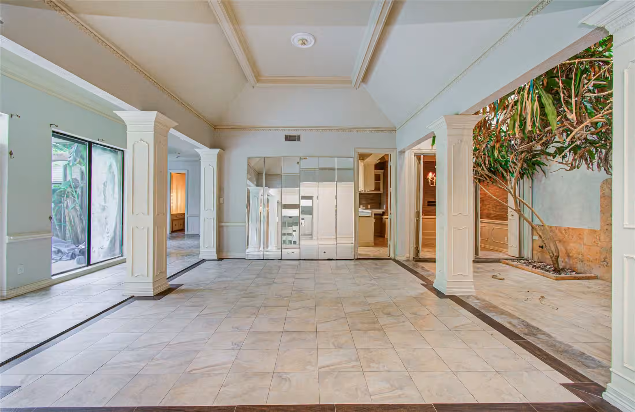 Photo 6 of 9712 Longmont Drive, Houston, TX