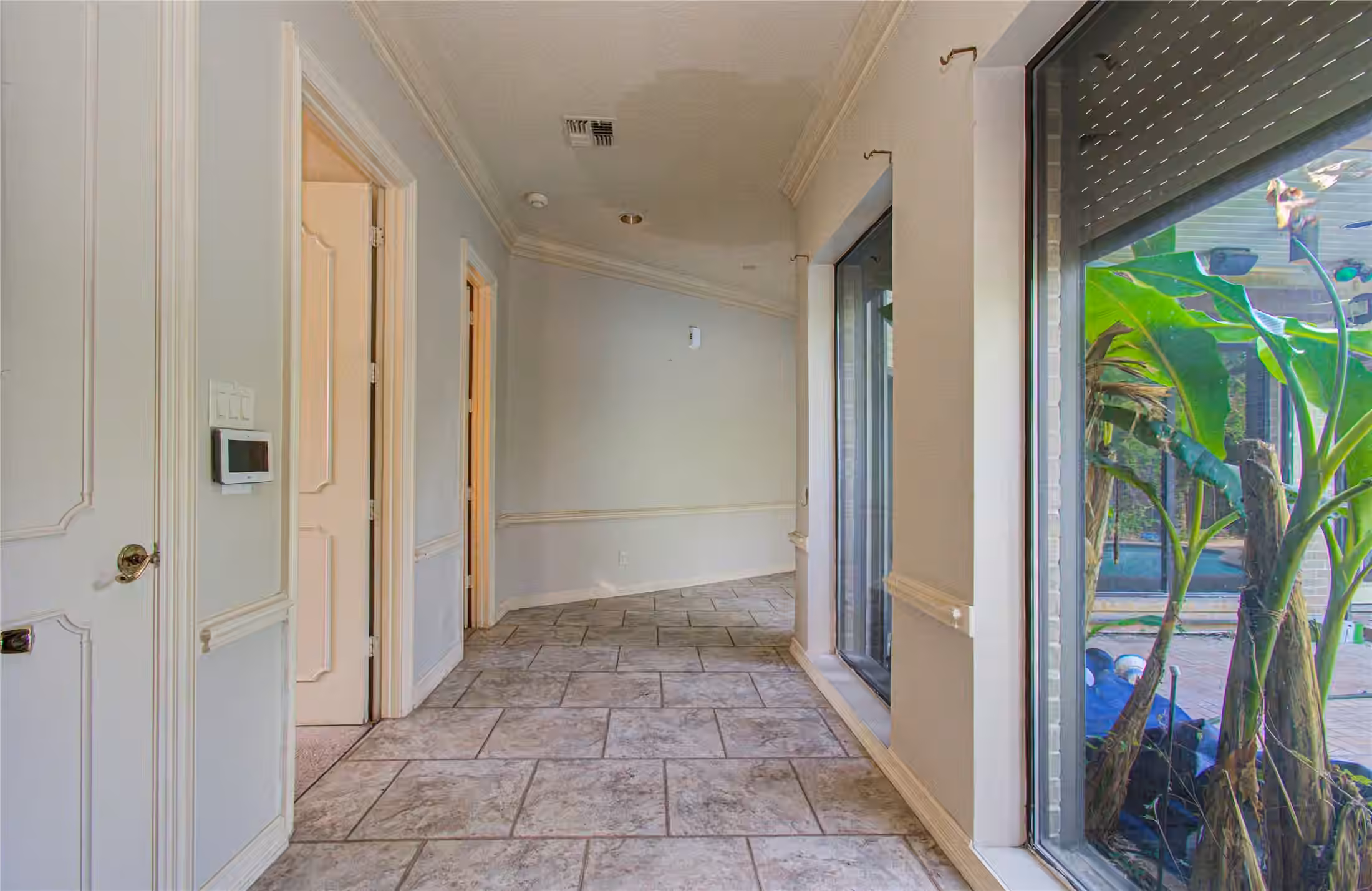 Photo 7 of 9712 Longmont Drive, Houston, TX