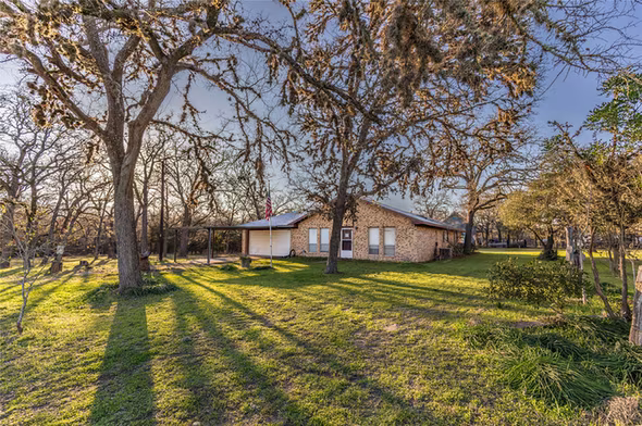 Photo 4 of 125 Forrest Lane, Brenham, TX