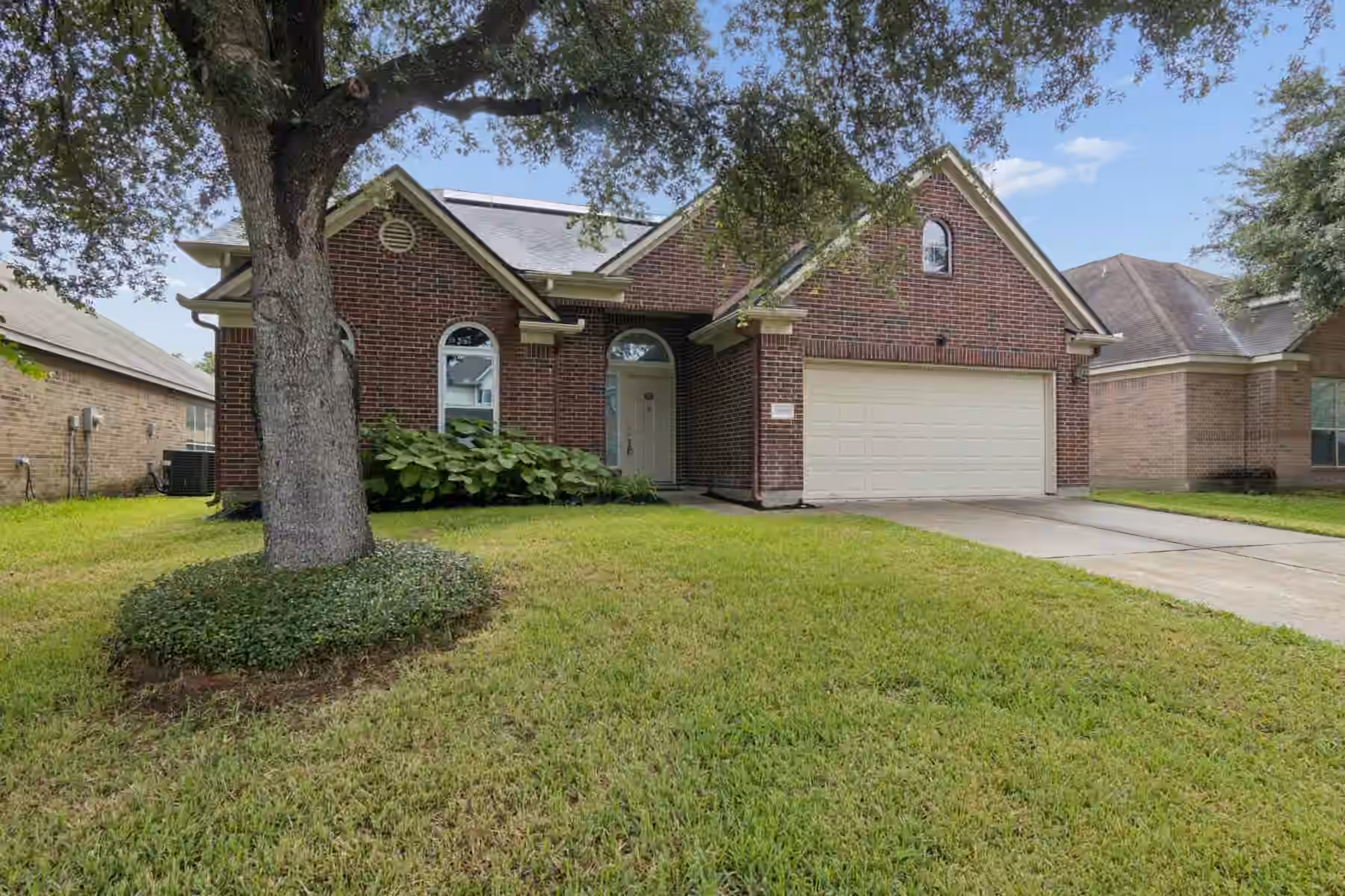 Photo 4 of 20518 Jasmine Leaf Trail, Humble, TX