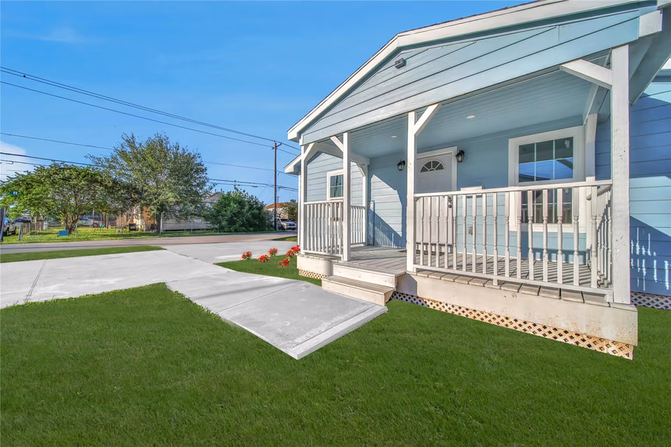 Photo of 2221 Grover Avenue, Galveston, TX 77551