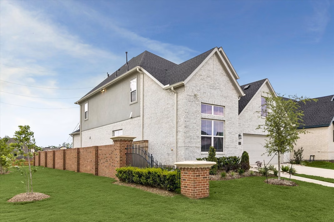 Photo of 1307 Watermont Drive, Missouri City, TX