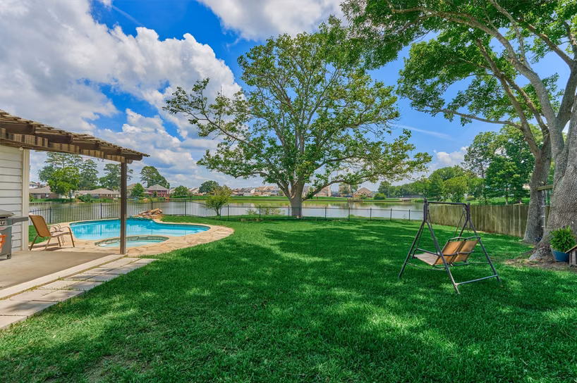 Photo 4 of 438 Lazy Lane, Montgomery, TX