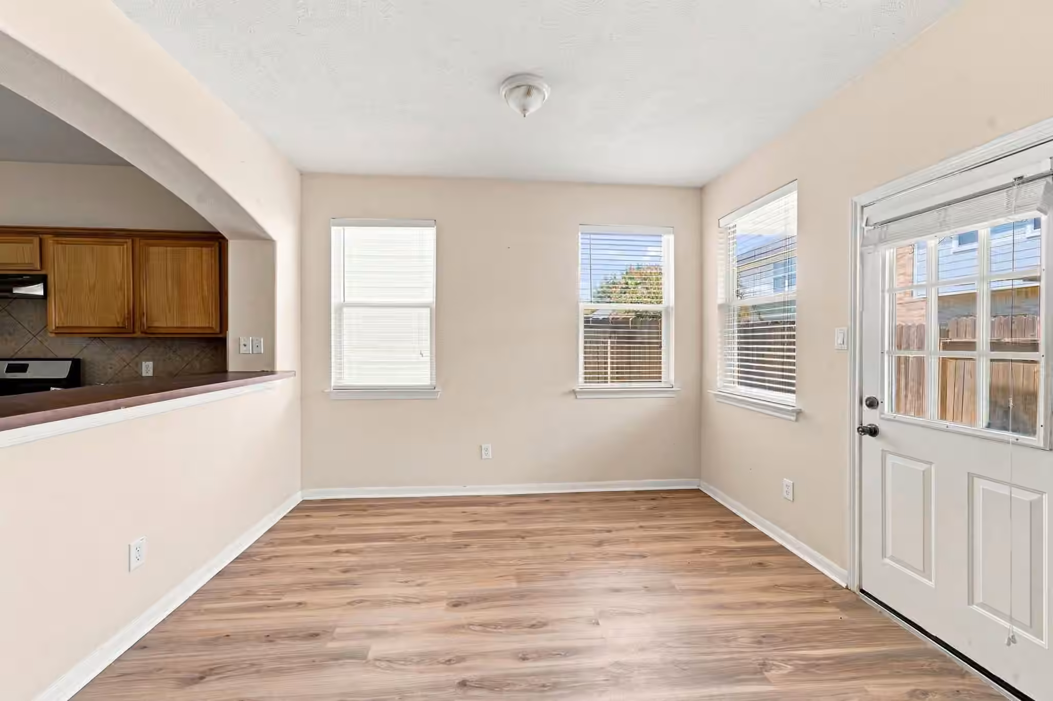 Photo 6 of 822 Forest Thicket Lane, Houston, TX