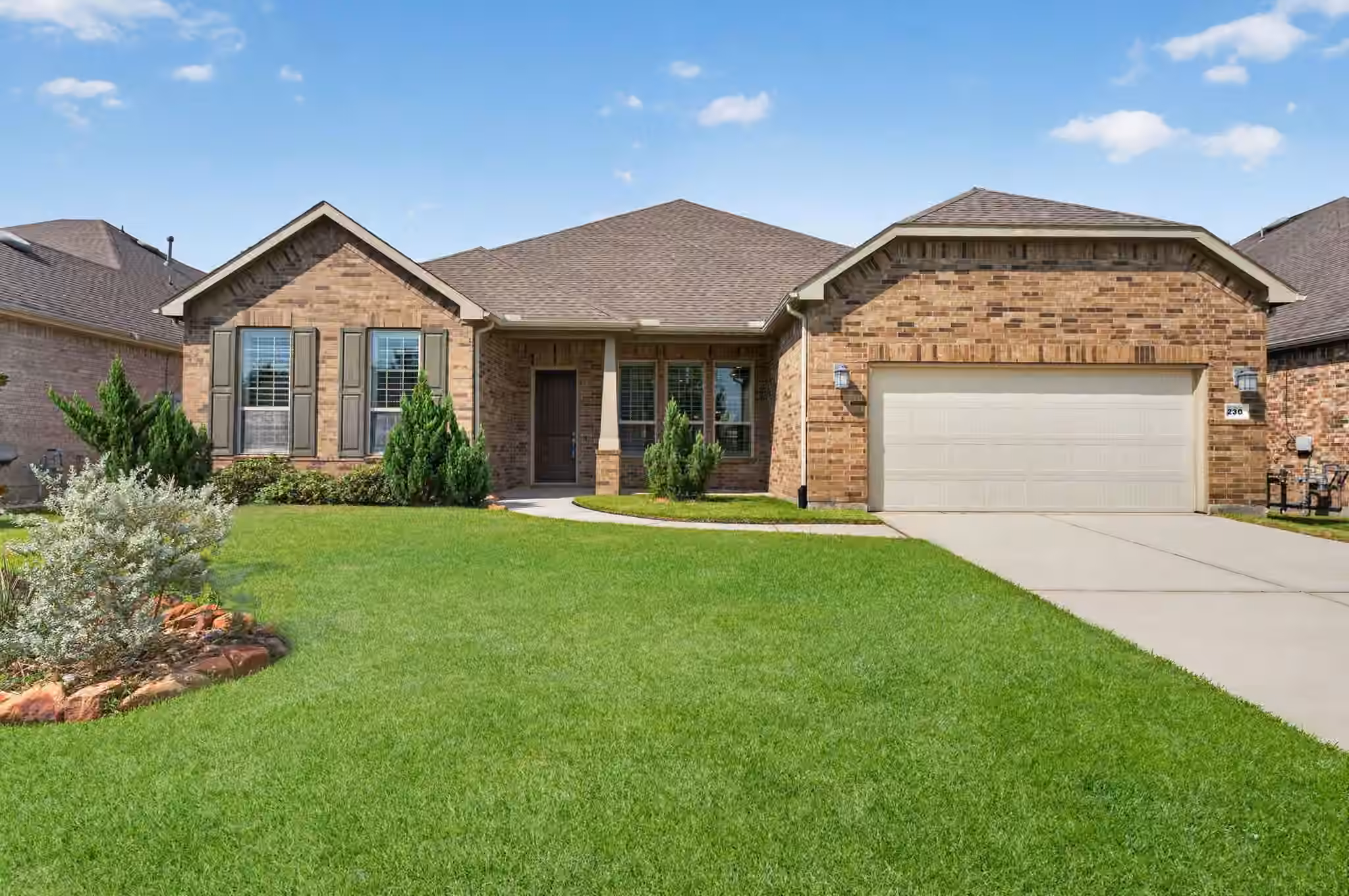 Photo 2 of 230 Kimblewick Way, The Woodlands, TX