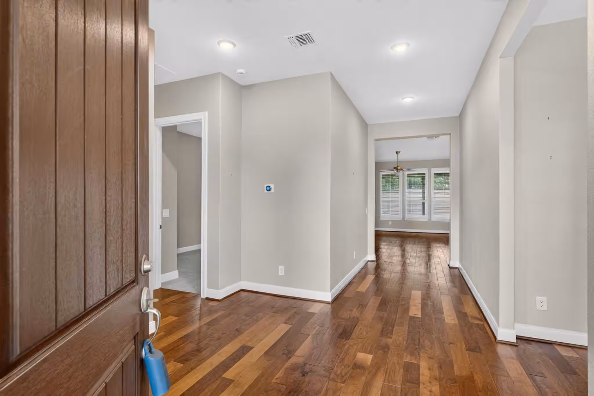 Photo 5 of 230 Kimblewick Way, The Woodlands, TX