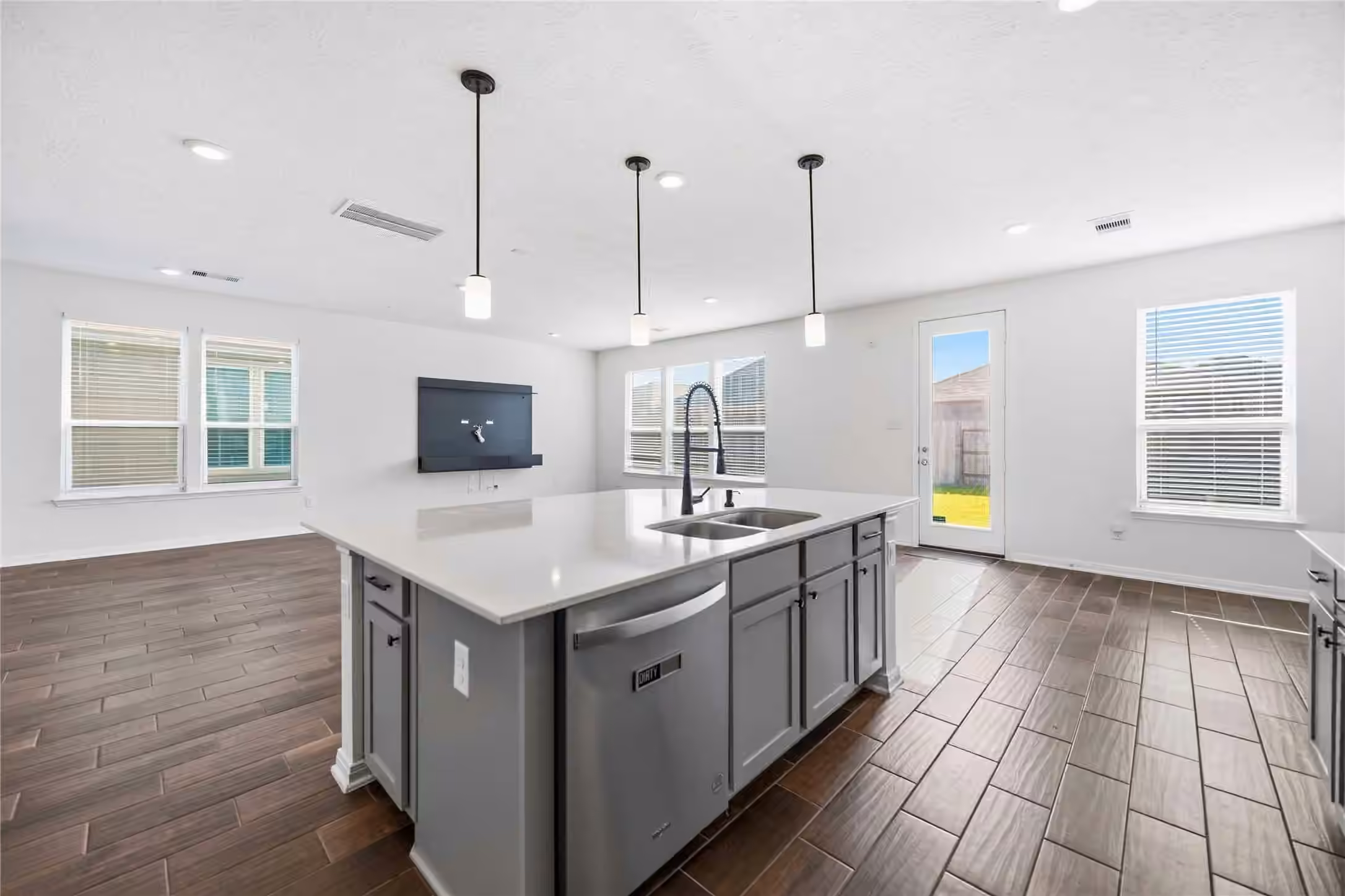 Photo 7 of 2111 Katalonia Lane, Fresno, TX