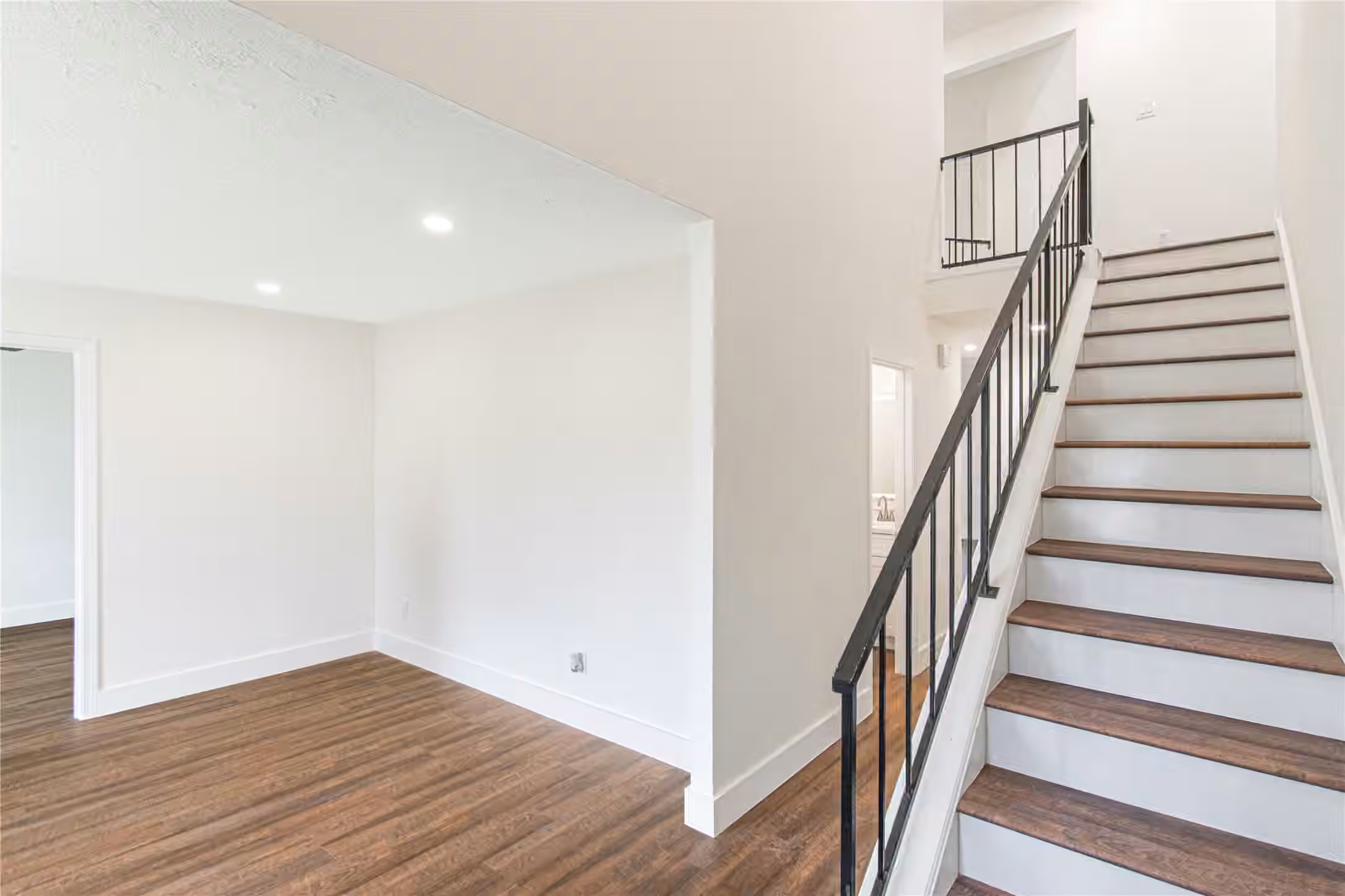 Photo 6 of 13130 Kingsmill Drive, Houston, TX