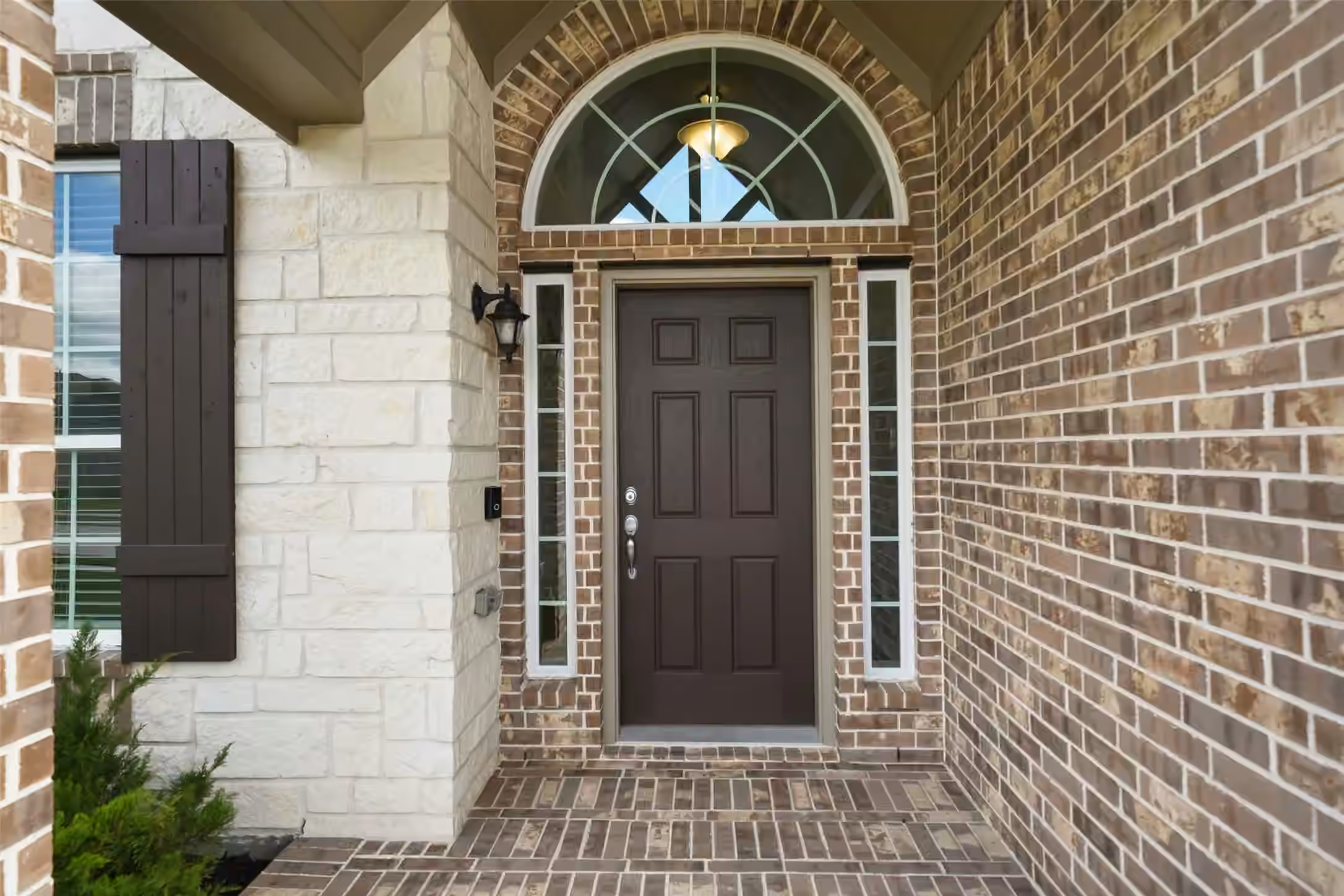Photo 2 of 234 Ashley Way, Alvin, TX