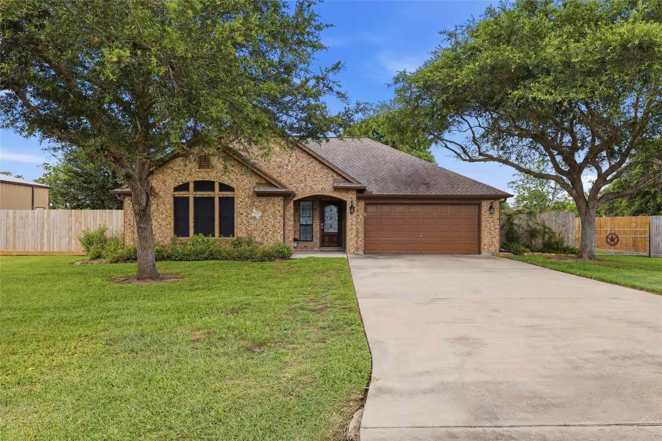 Photo 4 of 16210 Bluebird Street, Santa Fe, TX