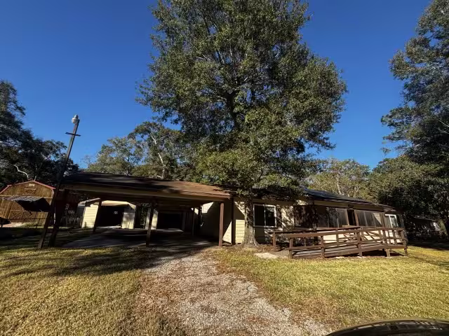 Photo of 114 County Road 4266, Dayton, TX 77535